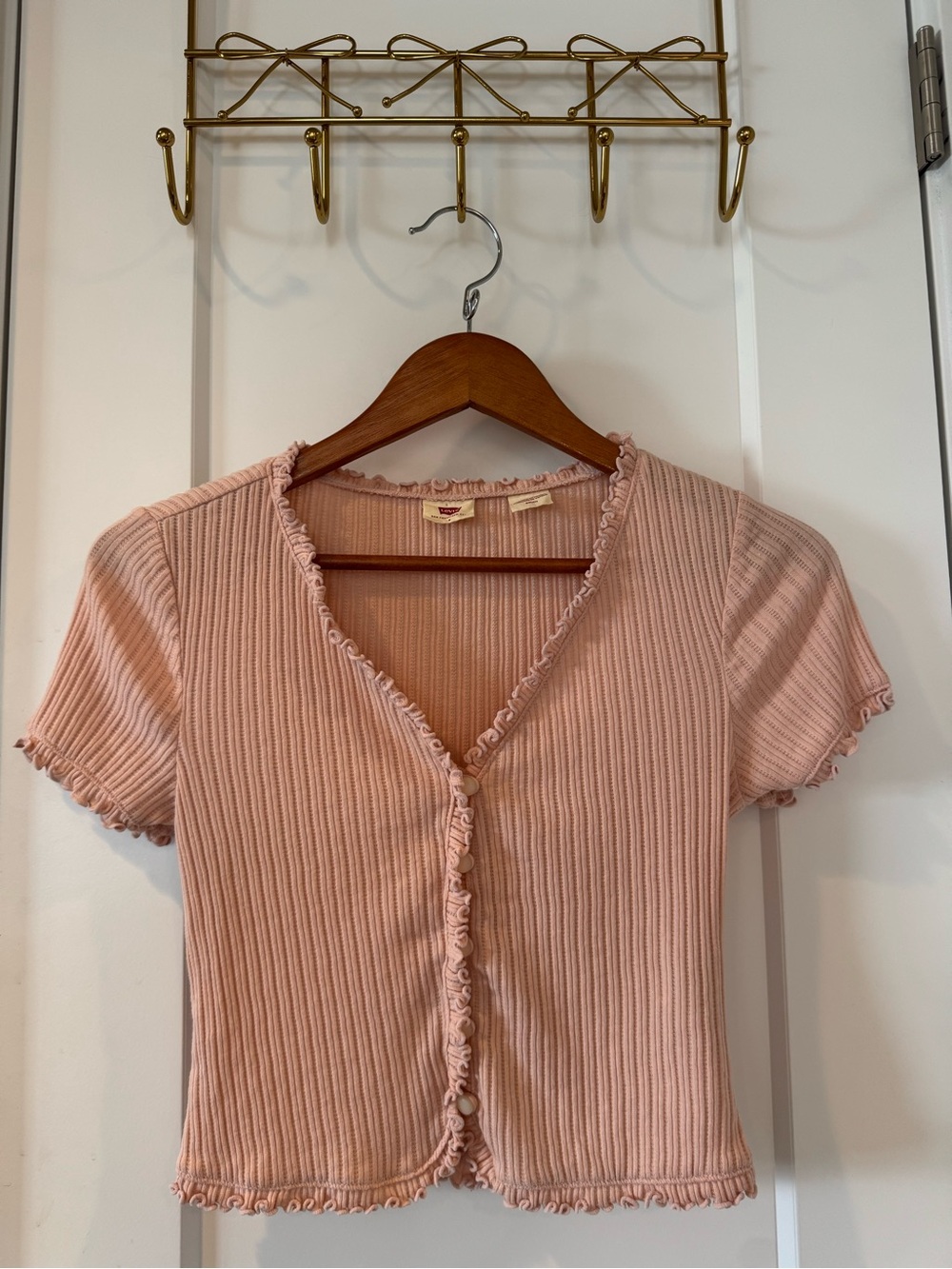 Levi's Blush Pink Ribbed Button-Front Crop Top